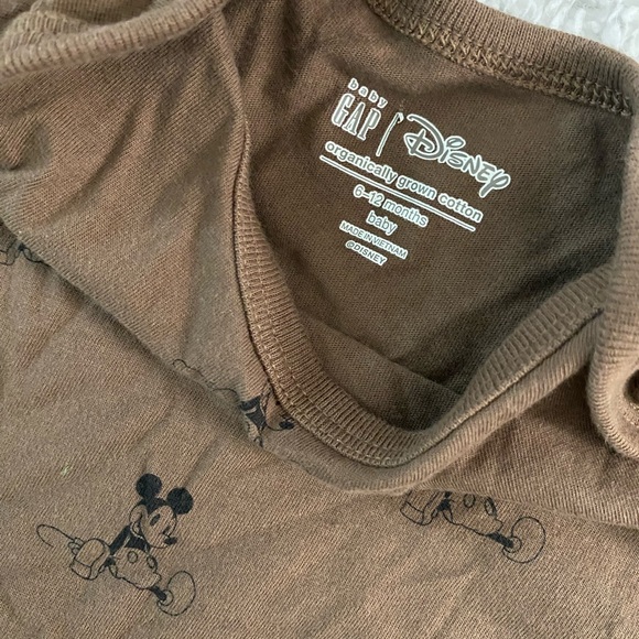 BabyGap Disney 100% Organic Cotton Mickey Mouse Bodysuit and pants - Picture 3 of 3